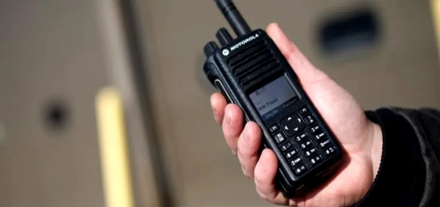 公網 PTT 與專網 PTT 對比：核心差異、技術與整合方案